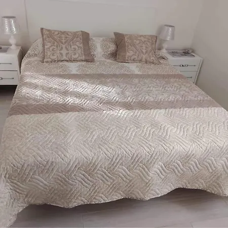 Location D'une Maison Traditionnel Dans Un Village Feriehus Bouceiros