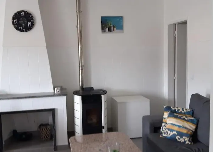 Location D'une Maison Traditionnel Dans Un Village Bouceiros