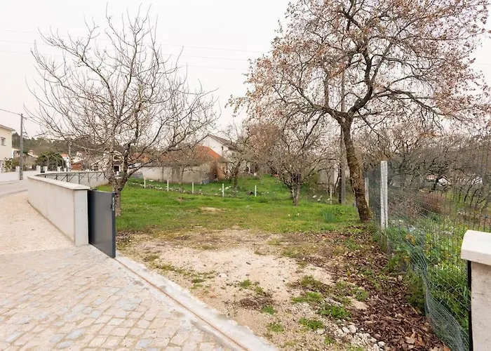 Location D'une Maison Traditionnel Dans Un Village * Bouceiros